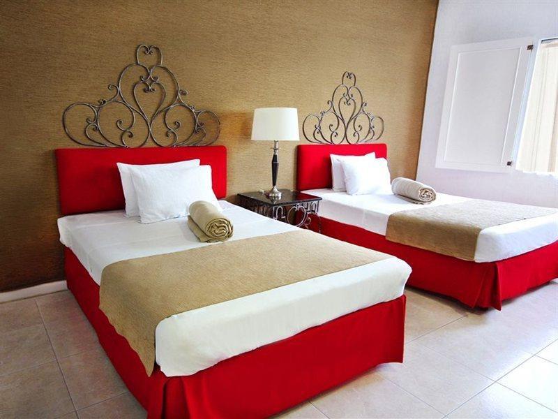 Zar Guadalajara Hotel 2*