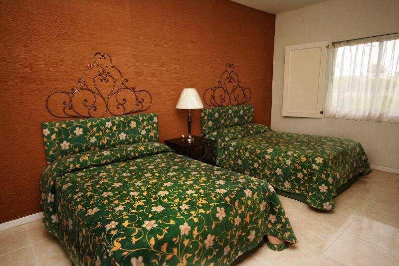 Zar Guadalajara Hotel 2*